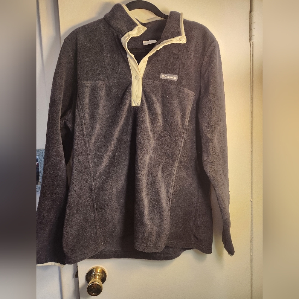 Black Columbia Fleece With White Trim
